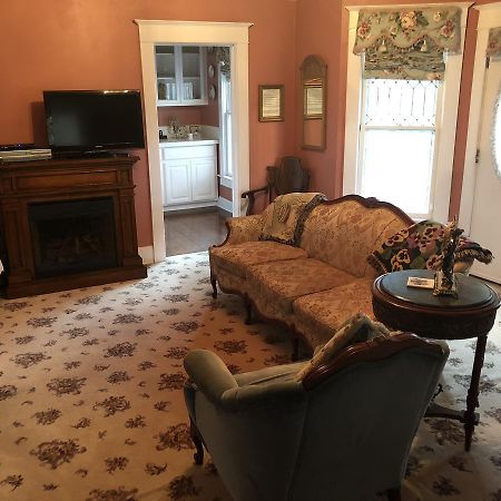 Hayes House Bed And Breakfast Мускоги Екстериор снимка