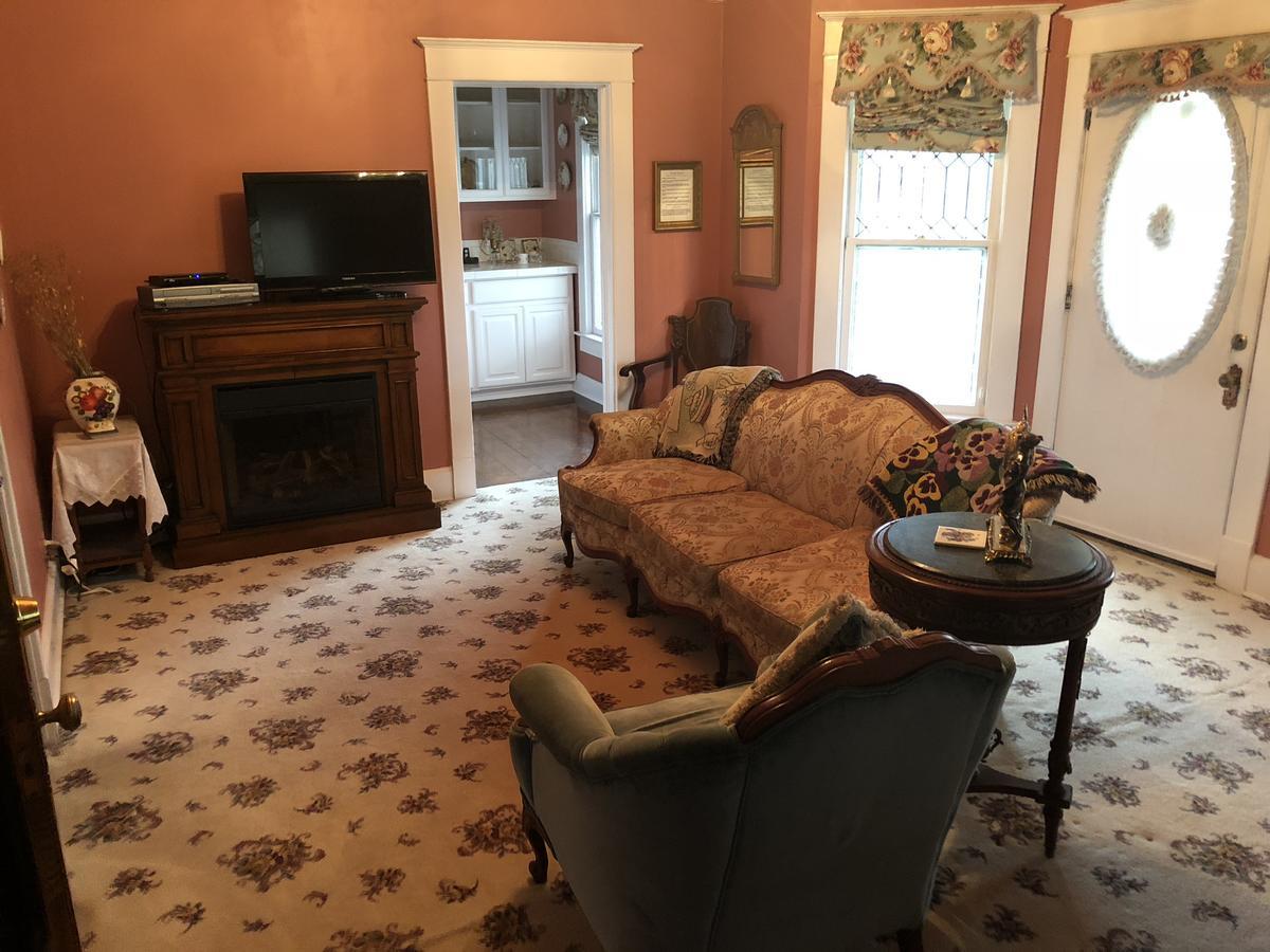 Hayes House Bed And Breakfast Мускоги Екстериор снимка