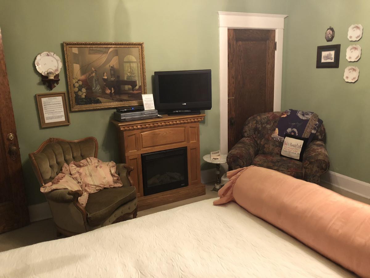 Hayes House Bed And Breakfast Мускоги Екстериор снимка