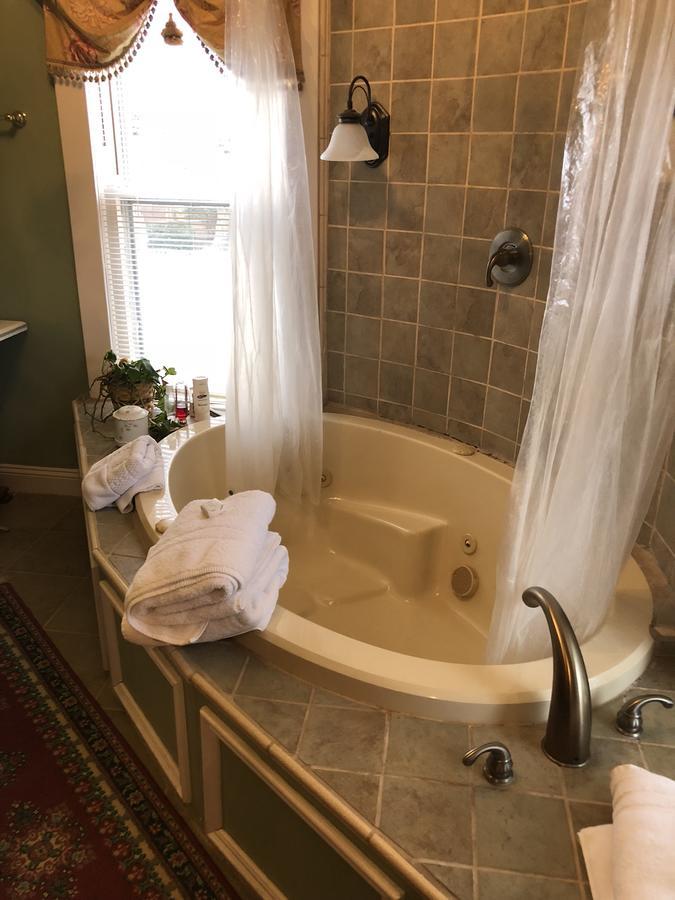 Hayes House Bed And Breakfast Мускоги Екстериор снимка